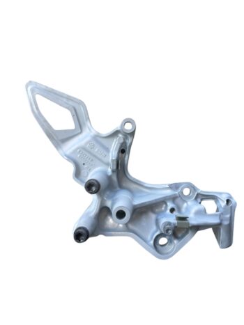 Suporte pedaleira dianteira esquerdo BMW F 800R 2015 - 2017