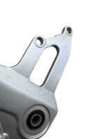 Suporte pedaleira dianteira direito MT 07 2016 - 2023 - Imagem 5