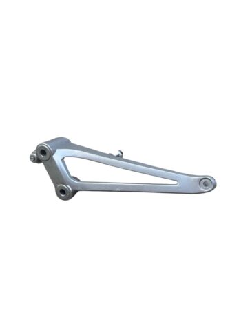 Suporte pedaleira traseira direita YZF R1 2009 - 2014 (C/ detalhe)