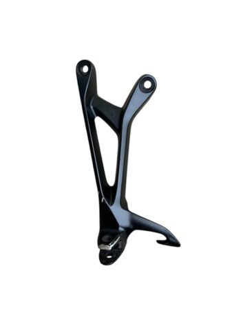 Suporte pedaleira traseira esquerd Suzuki GSR 750 2013 -2016