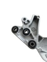 Suporte pedaleira diante esquerda Suzuki GSR 750 2013 - 2016 - Imagem 6