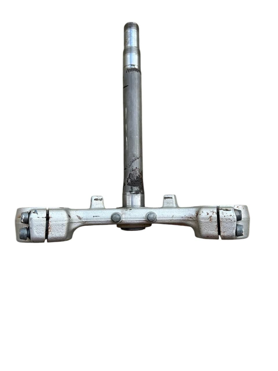 15320372334-472-photoroom.jpg Mesa inferior / Coluna Suzuki GSR 750 2013 - 2016 - Imagem 1