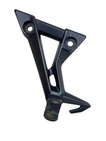 Suporte pedaleira traseira esq Ninja 300 2013 2018(C/ detalh