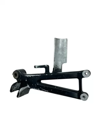 Suporte pedaleira traseiro direito CBR 600F 1997