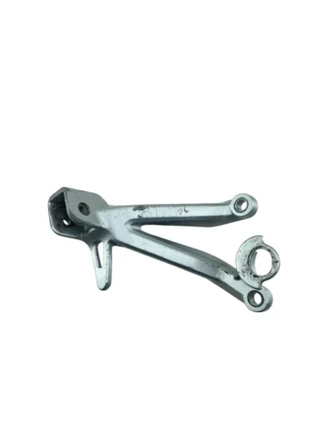 Suporte pedaleira traseiro esquerdo GSXR SRAD 750 1998