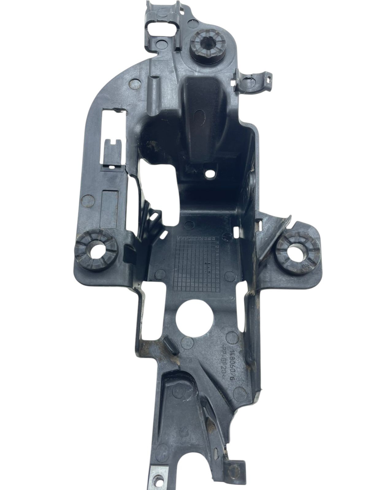 15373493118-whatsapp-image-2025-09-03-at-14-04-51-2-photoroom.jpg Suporte modulo ABS Royal Enfield Int 650 2020 / 2021 - Imagem 1