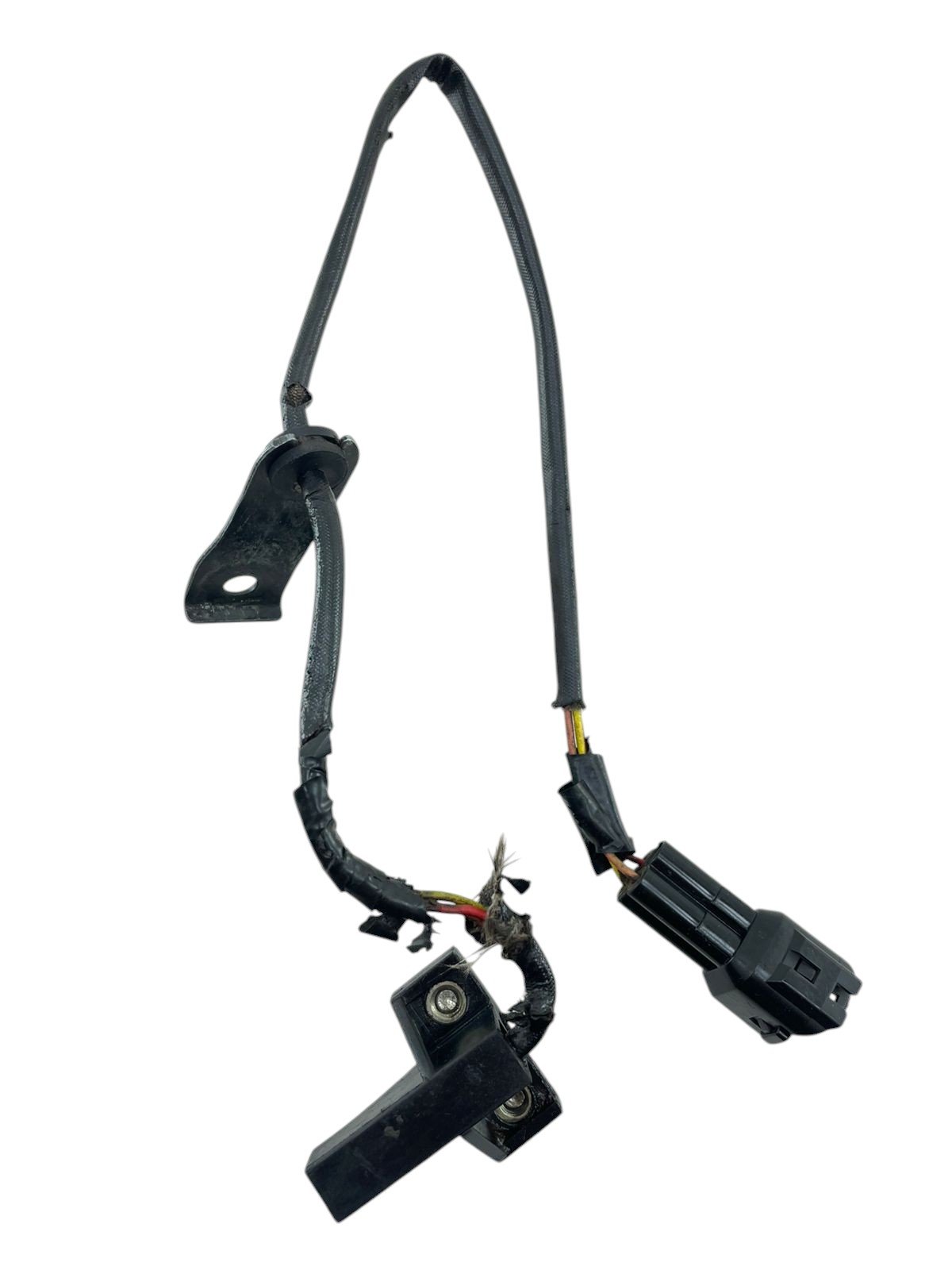 15374743964-whatsapp-image-2025-09-05-at-15-54-23-1-photoroom.jpg Sensor velocimetro KTM Duke 390 2013 - 2017 - Imagem 1
