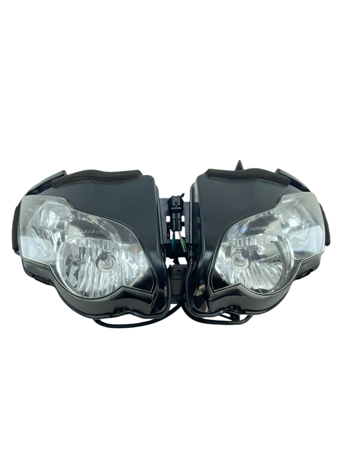 15384404869-whatsapp-image-2025-10-14-at-13-35-22-photoroom.webp Farol CBR 1000 2008 - 2011 - Imagem 1