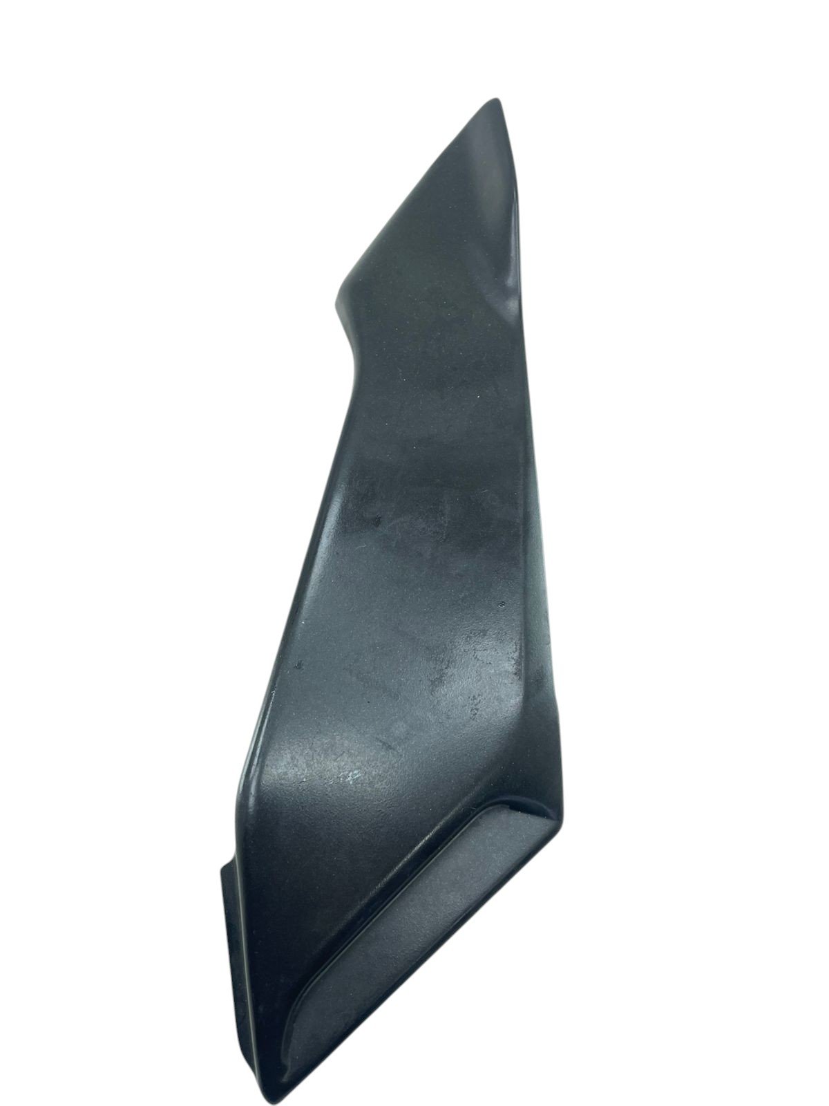 15387581674-whatsapp-image-2025-10-20-at-15-29-05-1-photoroom.jpg Carenagem lateral direita MV Agusta Brutale 910 2007 - 2008 - Imagem 1