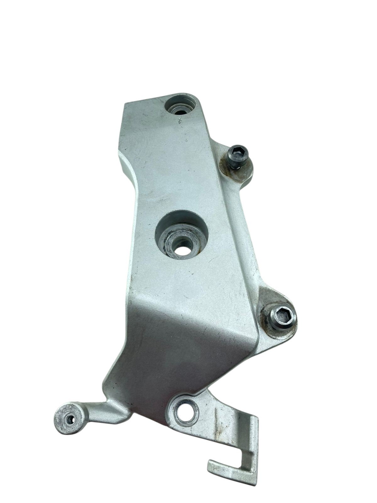 15394463566-whatsapp-image-2025-11-14-at-16-30-18-4-photoroom.jpg Suporte motor direito Hornet 600 2004 - 2007 - Imagem 1