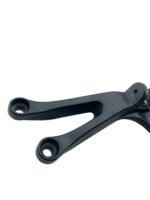 Suporte pedaleira traseira direita ZX6 2002 - Imagem 5