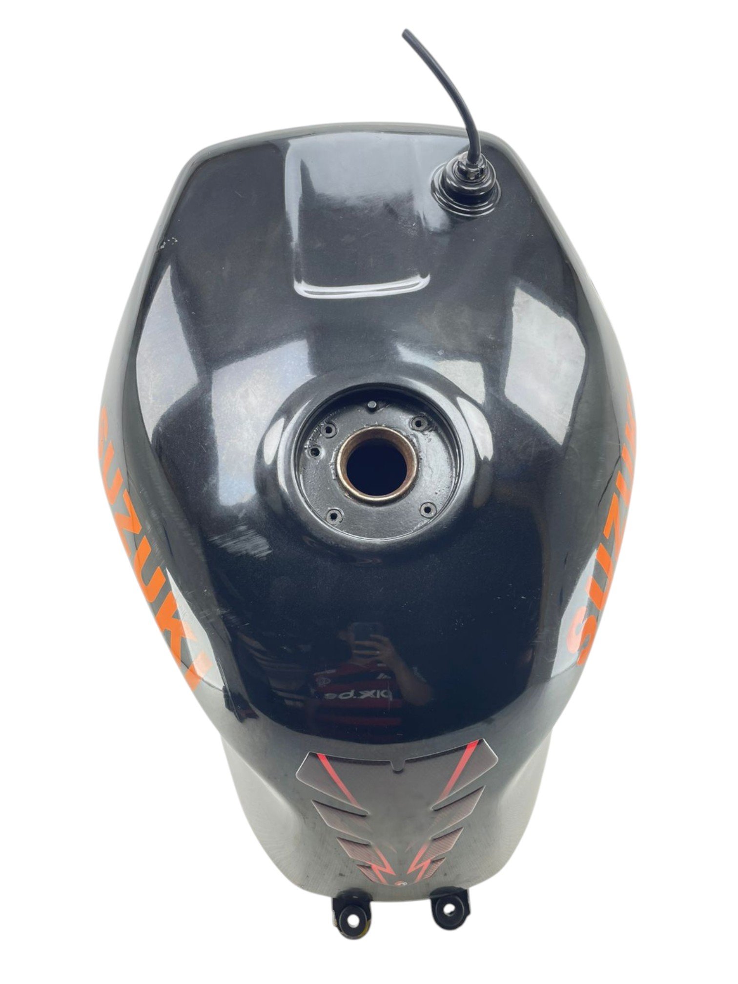 15399383874-whatsapp-image-2025-12-05-at-17-03-12.jpg Tanque GSXR SRAD 750 1994 (C/Detalhe) - Imagem 1
