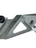 Suporte pedaleira dianteira esquerda GSXR SRAD 750 1994 - Imagem 4