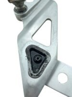 Suporte pedaleira dianteira esquerda GSXR SRAD 750 1994 - Imagem 5