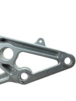Suporte pedaleira dianteiro direito GSXR SRAD 750 1994 - Imagem 5