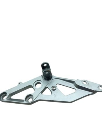 Suporte pedaleira dianteiro direito GSXR SRAD 750 1994