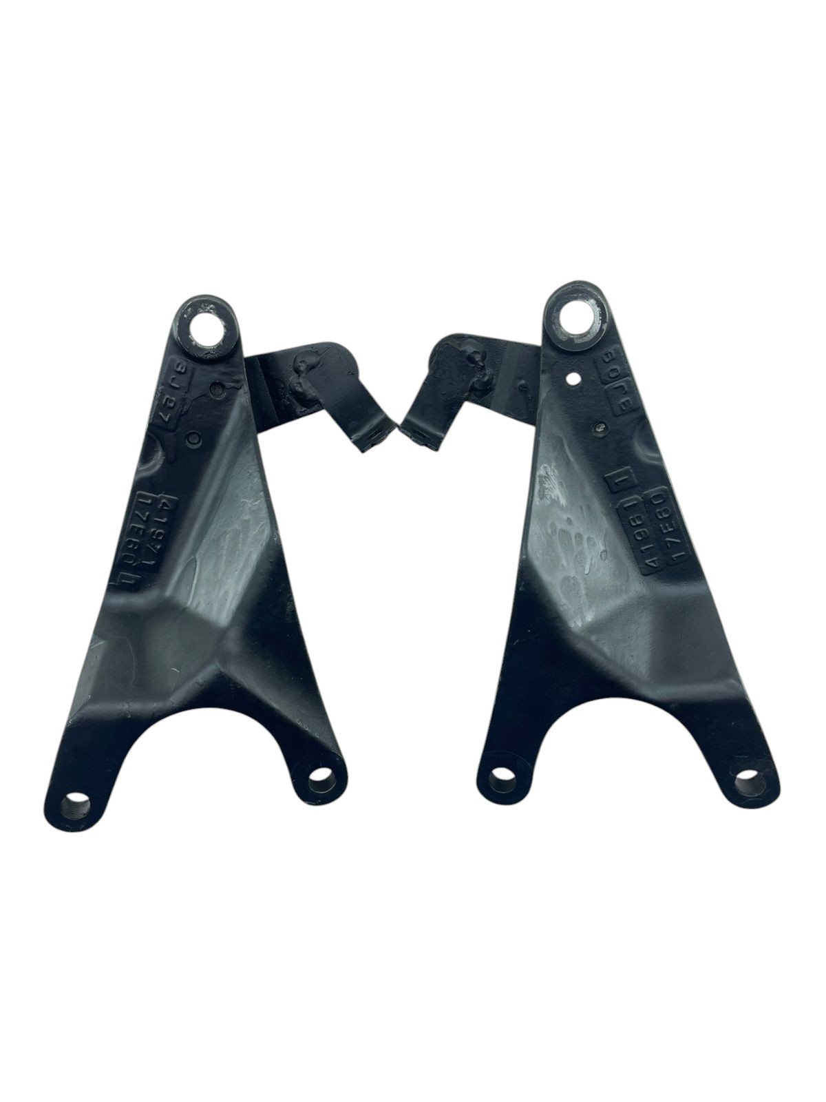 15399561387-whatsapp-image-2025-12-09-at-15-54-27.jpg Suporte motor GSXR SRAD 750 1994 - Imagem 1