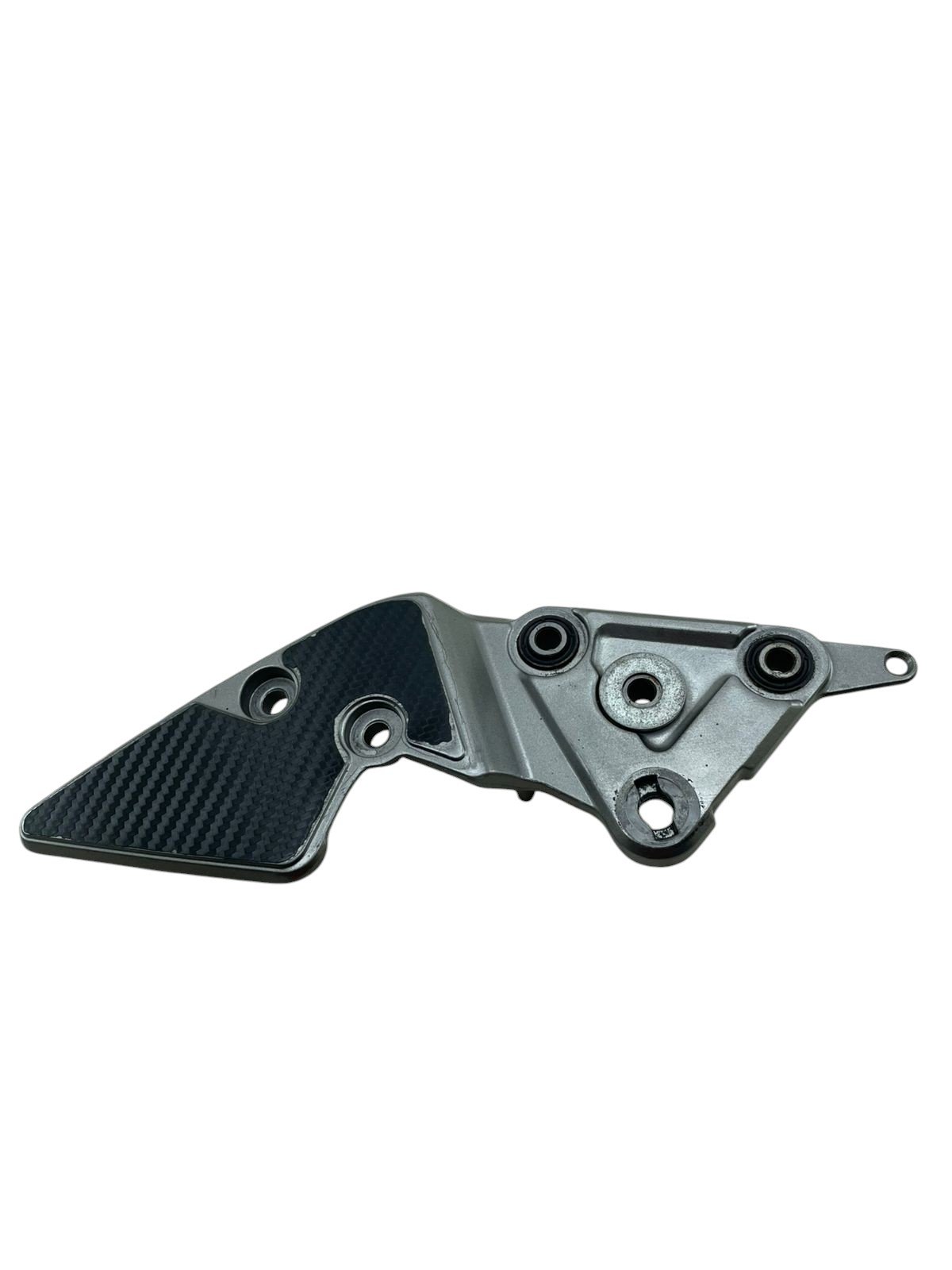 15400276177-whatsapp-image-2025-12-12-at-14-43-06.jpg Suporte pedaleira dianteira direita Bandit 1200 2007 - 2008 - Imagem 1