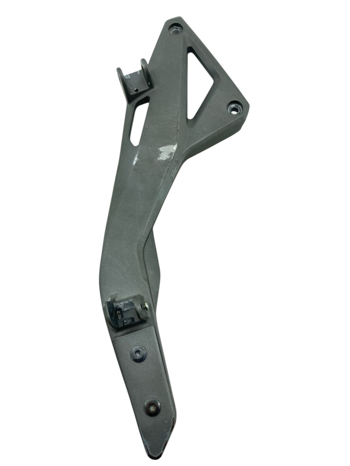 15405992424-whatsapp-image-2026-01-08-at-15-35-47-1.jpg Suporte pedaleira esquerdo / bacalhau Hornet 600 2008 - 2011 - Imagem 1
