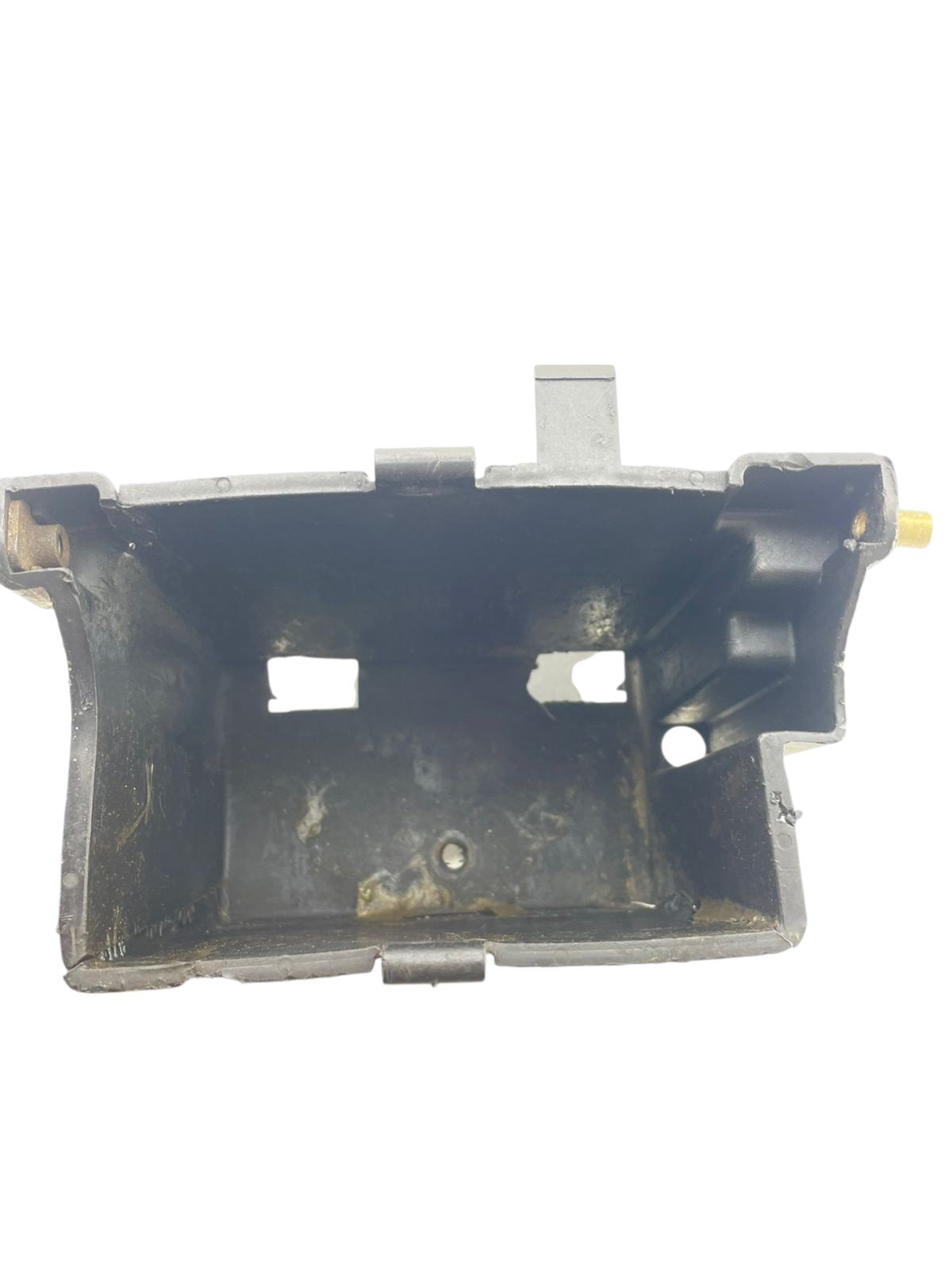 15430606157-whatsapp-image-2026-02-04-at-13-30-31-8.jpg Caixa bateria FZR 600 1994 (C/Avaria) - Imagem 1