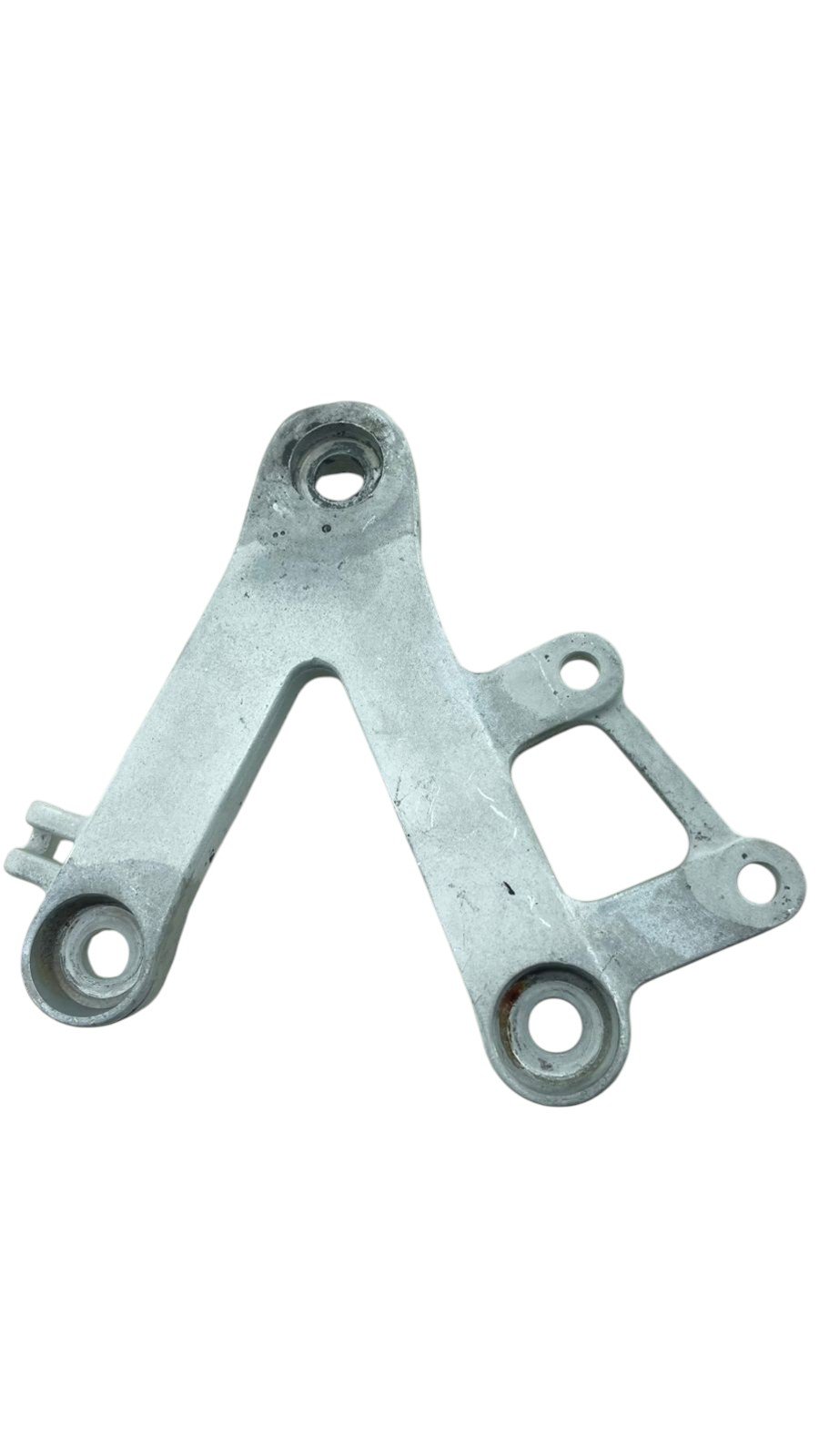15442662961-whatsapp-image-2026-02-05-at-16-23-51-1.jpg Suporte pedaleira dianteira direita CBR 900RR 1998 - 1999 - Imagem 1