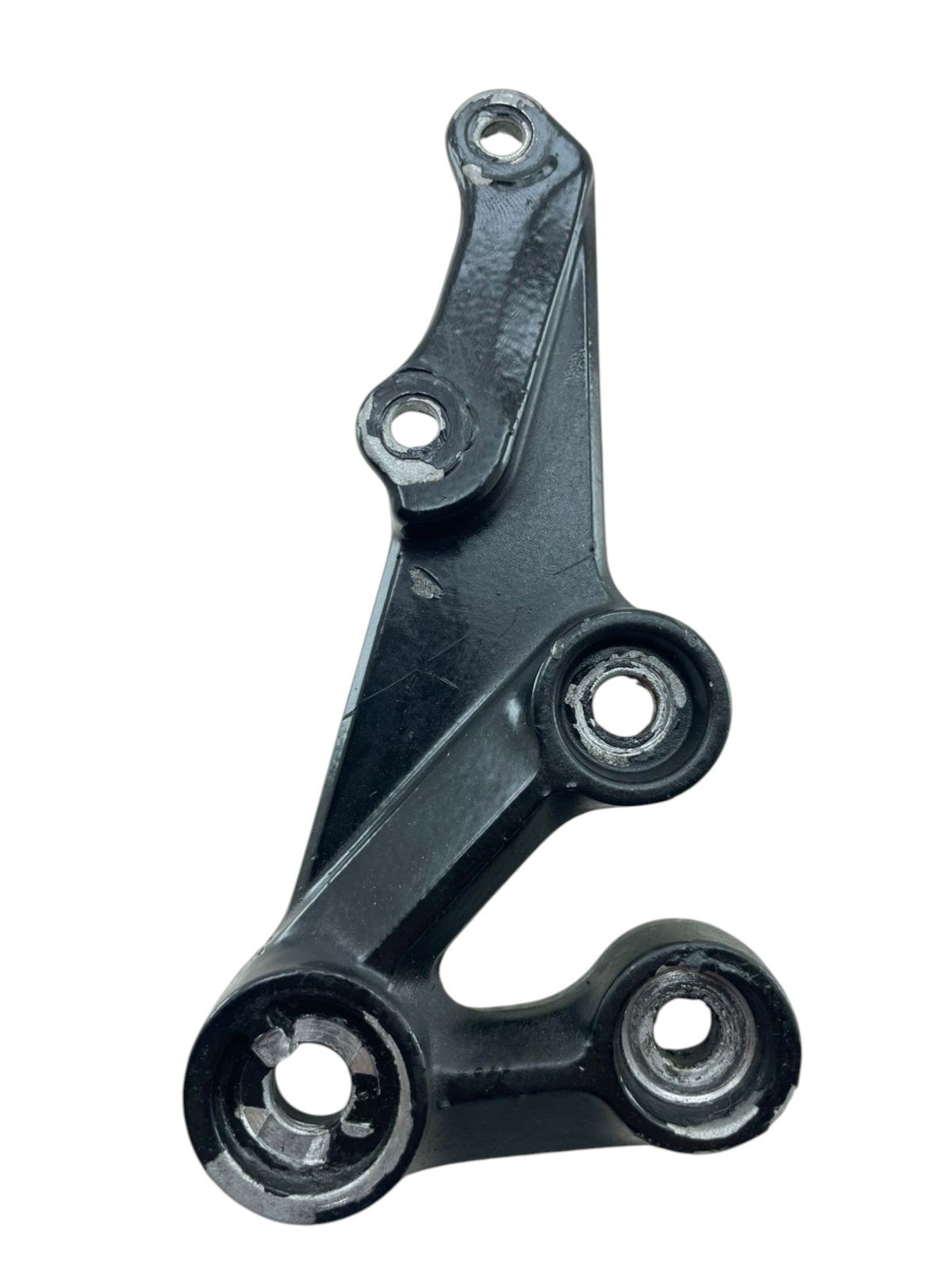 15447905897-whatsapp-image-2026-02-10-at-16-50-45-4.jpg Suporte pedaleira dianteiro direito GSXR SRAD 1000 2006 2007 - Imagem 1