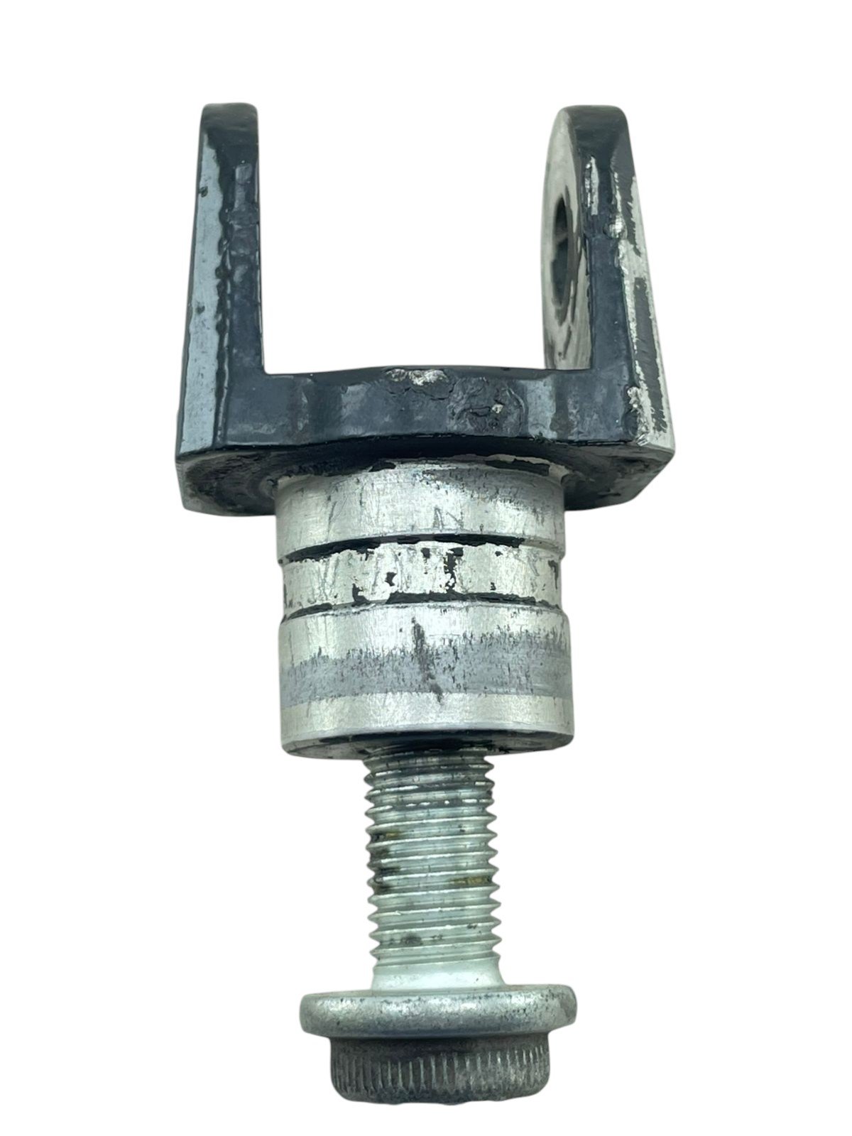 15448082120-whatsapp-image-2026-02-10-at-16-33-41.jpg Suporte pedaleira dianteira esquerda GSXR SRAD 1000 2006 - 2007 - Imagem 1