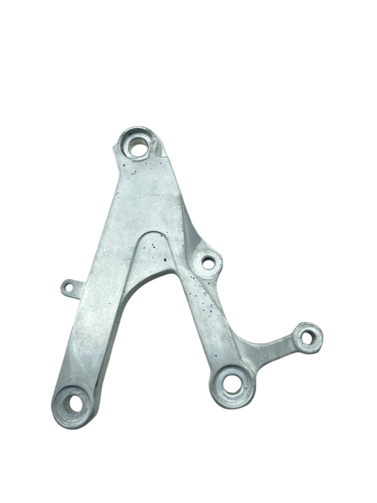 15448959170-whatsapp-image-2026-02-12-at-13-56-56.jpg Suporte pedaleira dianteira direita YZF R6 1998 - 2002 - Imagem 1