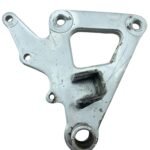 Suporte pedaleira dianteiro direito GS 500 1998 - 2008