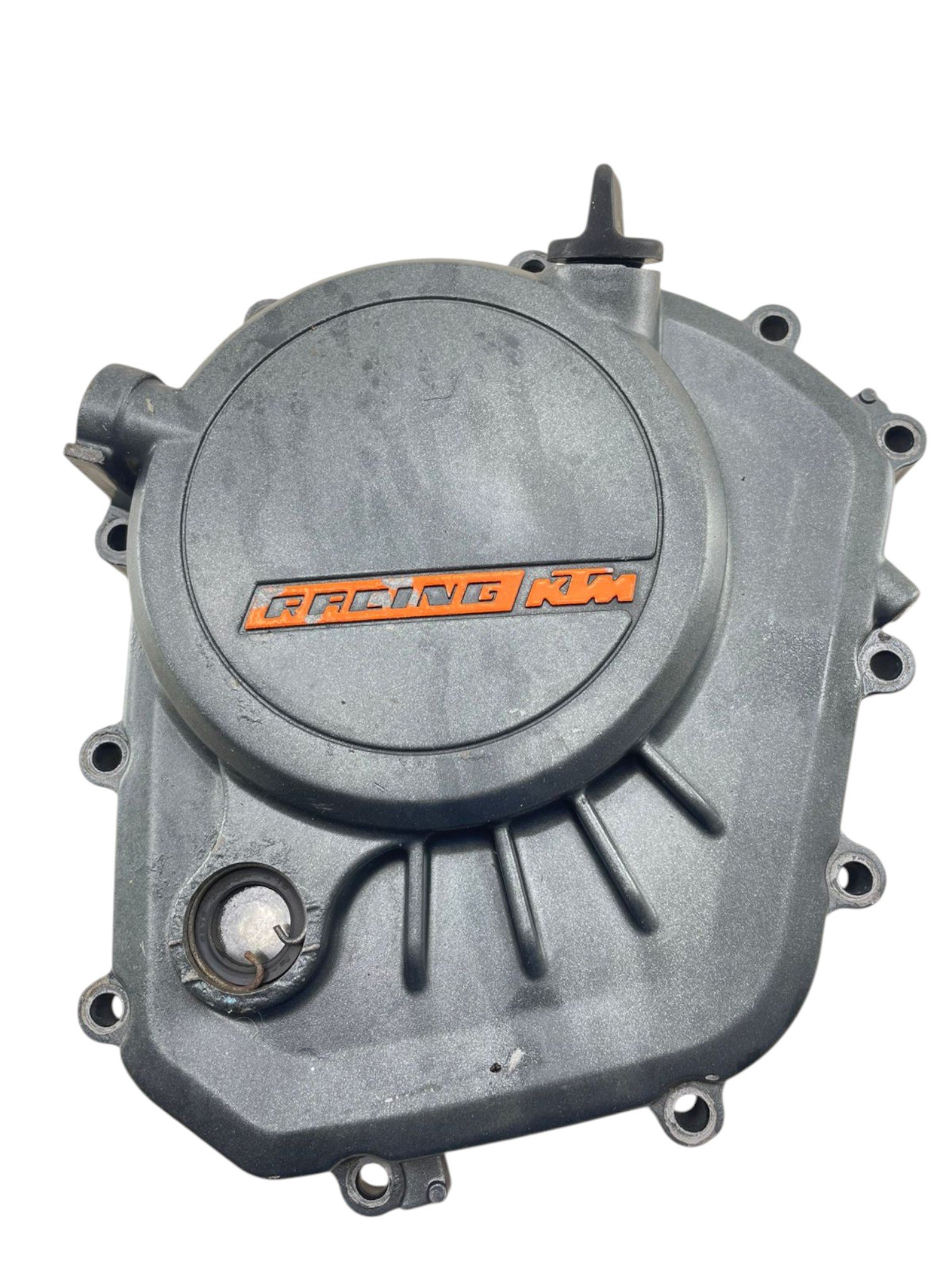 15520690662-whatsapp-image-2026-04-07-at-15-20-40-2.jpg Tampa direita motor KTM DUKE 200 2012 - 2016 - Imagem 1