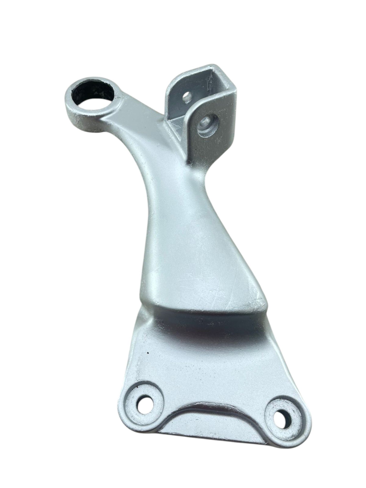 15533761684-whatsapp-image-2026-04-24-at-15-59-06-1.jpg Suporte pedaleira traseiro esquerd Hayabusa 1300 1999 - 2008 - Imagem 1