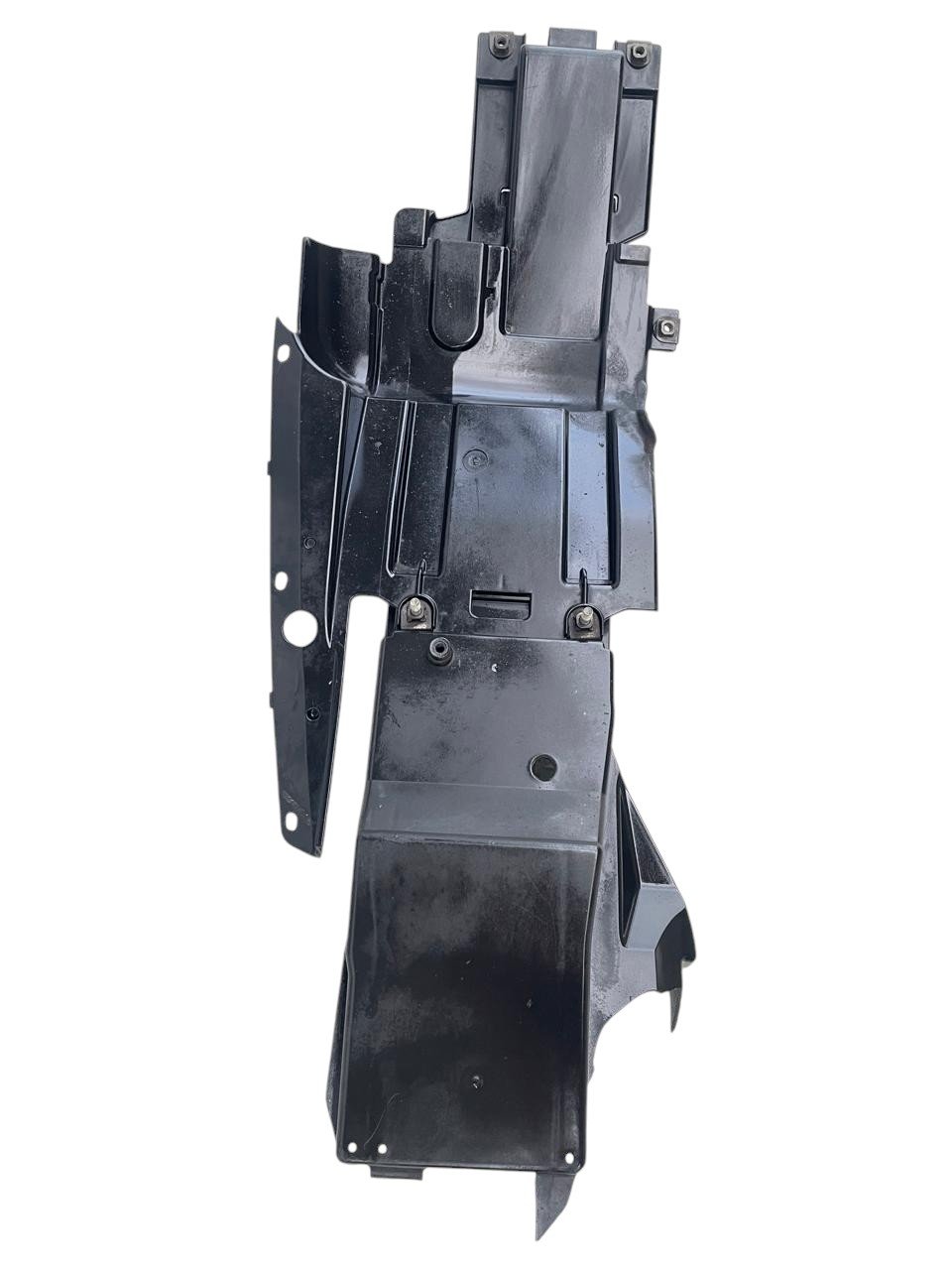 15539114556-whatsapp-image-2026-05-12-at-08-17-36.jpg Paralama traseiro interno ZX6 2005 - 2006 - Imagem 1
