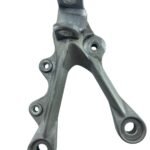 Suporte pedaleira dianteiro esquerdo ZX6 2005 - 2006