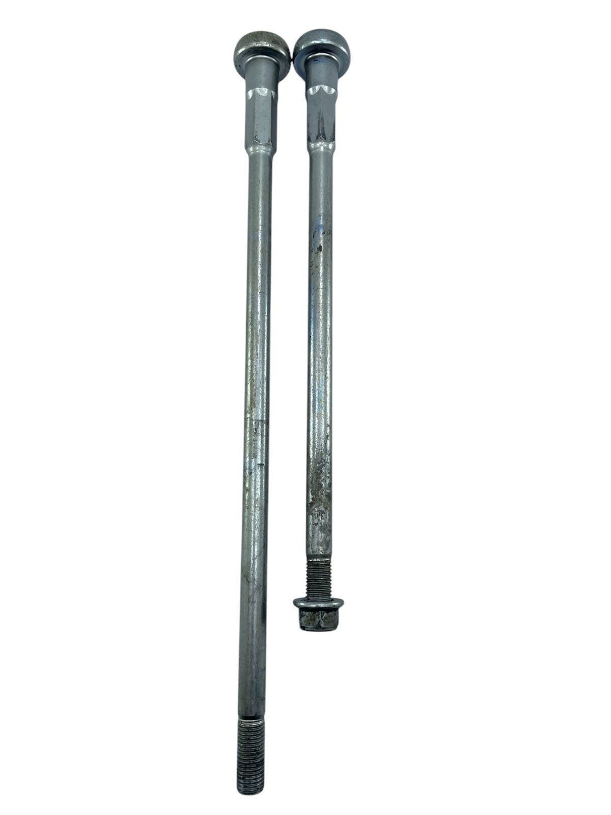 15546924372-whatsapp-image-2026-05-18-at-14-33-58.jpg Parafuso suporte motor ZX 10R 2005 - 2007 - Imagem 1