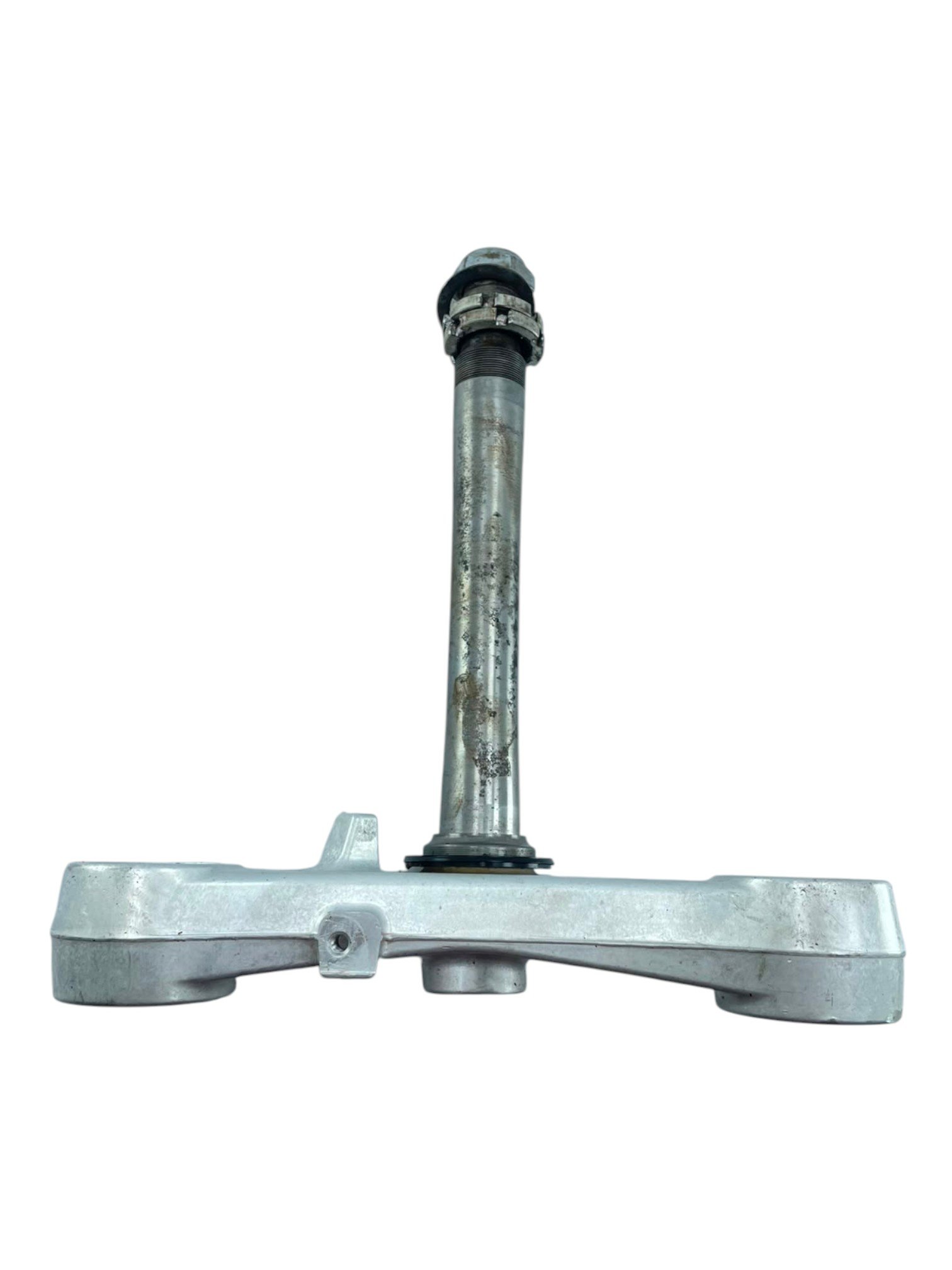 15556989629-whatsapp-image-2026-06-08-at-13-52-31.jpg Mesa inferior / Coluna V-Strom 650 2007 - 2011 - Imagem 1