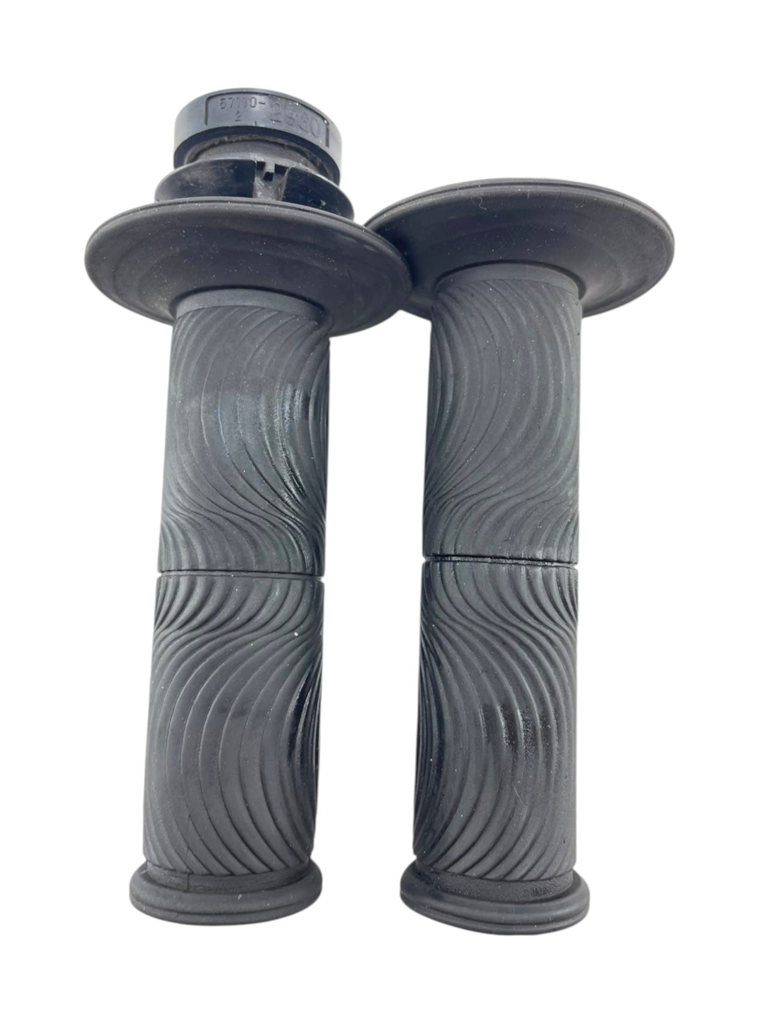 15558378826-whatsapp-image-2026-06-10-at-16-31-57-2.jpg Tubo interno acelerador GSXR SRAD 1000 2011 - 2013 - Imagem 1