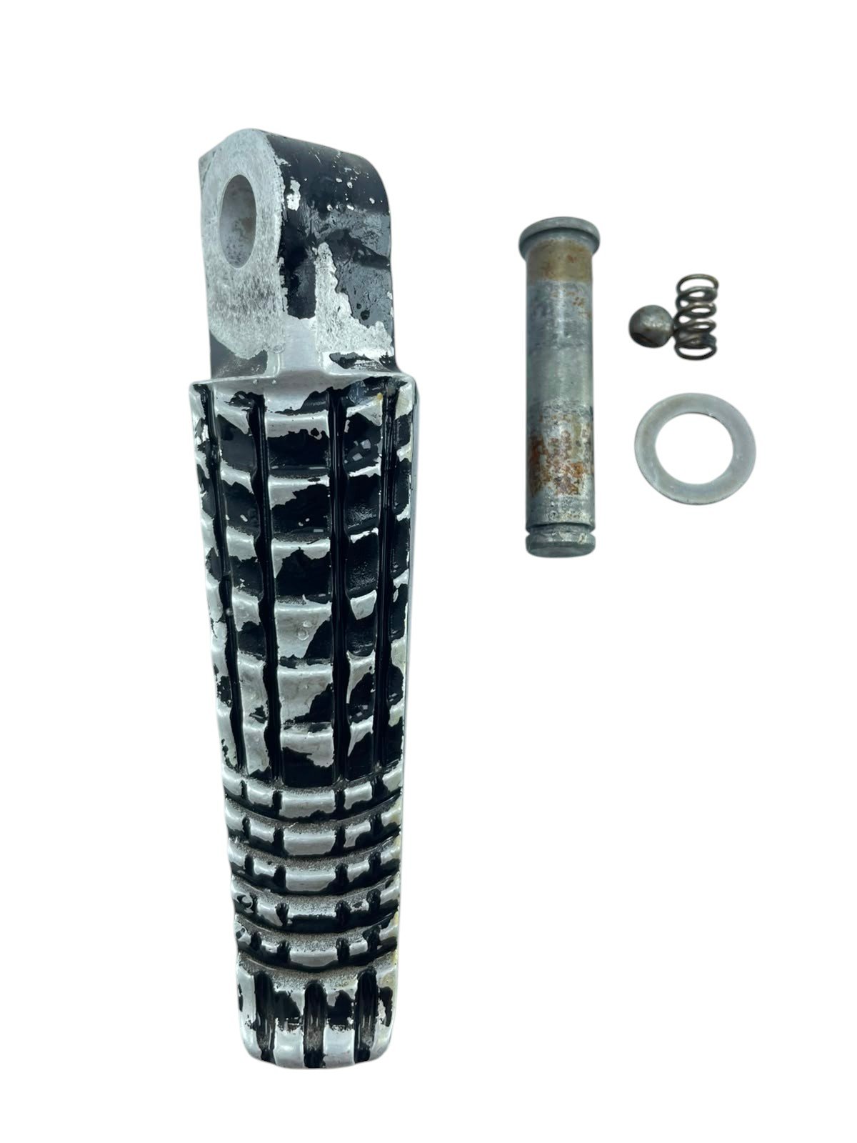 15558731615-whatsapp-image-2026-06-11-at-15-17-48.jpg Pedaleira traseira esquerda GSXR SRAD 1000 2011 - 2013 - Imagem 1