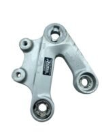 Suporte pedaleira dianteiro esq GSXR SRAD 1000 2004 - 2005