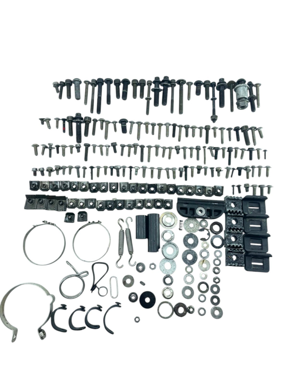 15571575424-whatsapp-image-2026-07-06-at-16-36-03-2.jpg Kit parafuso chassi BMW F 800 GS 2013 - 2018 - Imagem 1