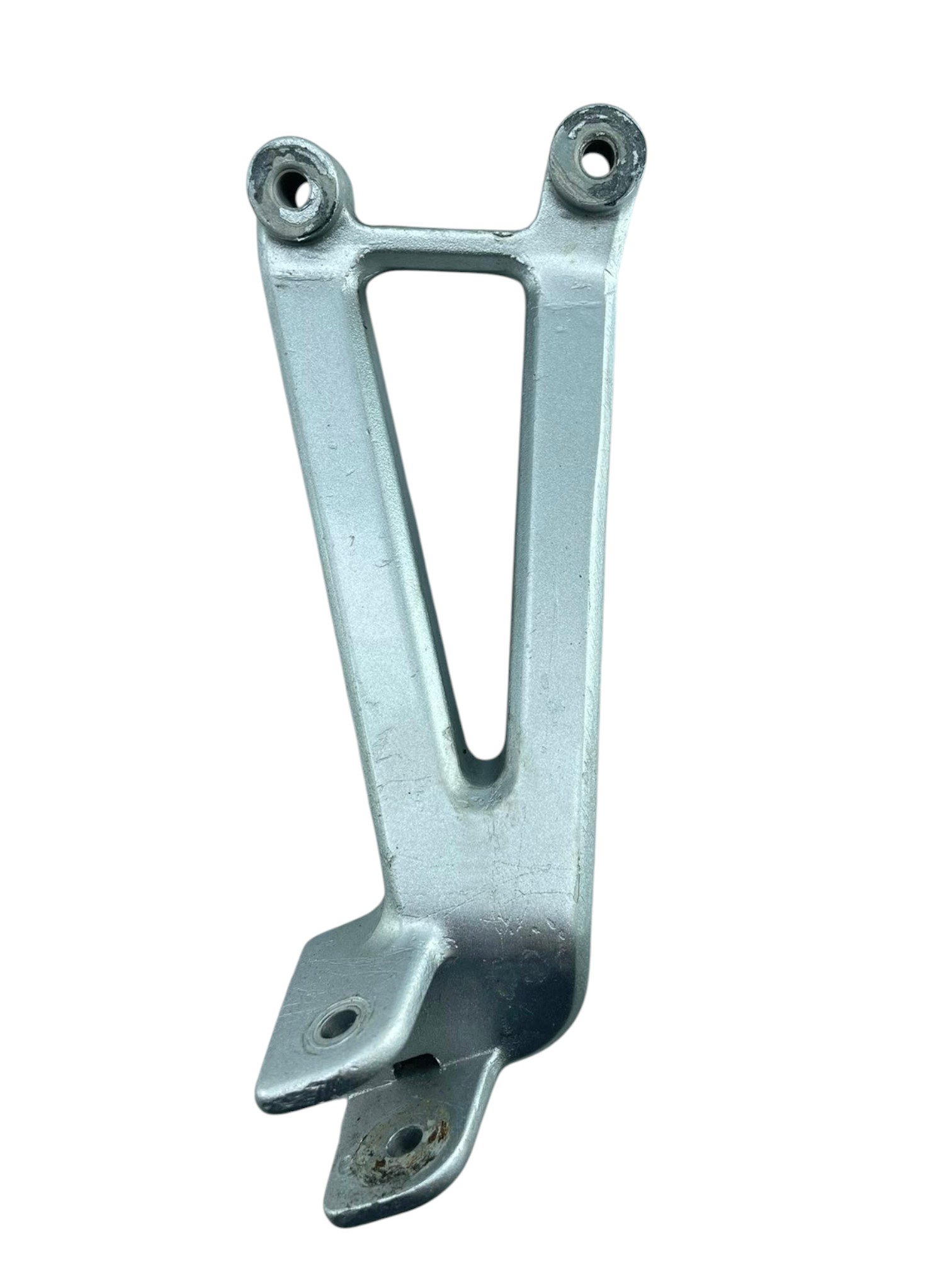 15577622092-whatsapp-image-2026-07-16-at-15-22-59-2.jpg Suporte pedaleira traseira esquerda CBR 600F 1995 - 1998 - Imagem 1