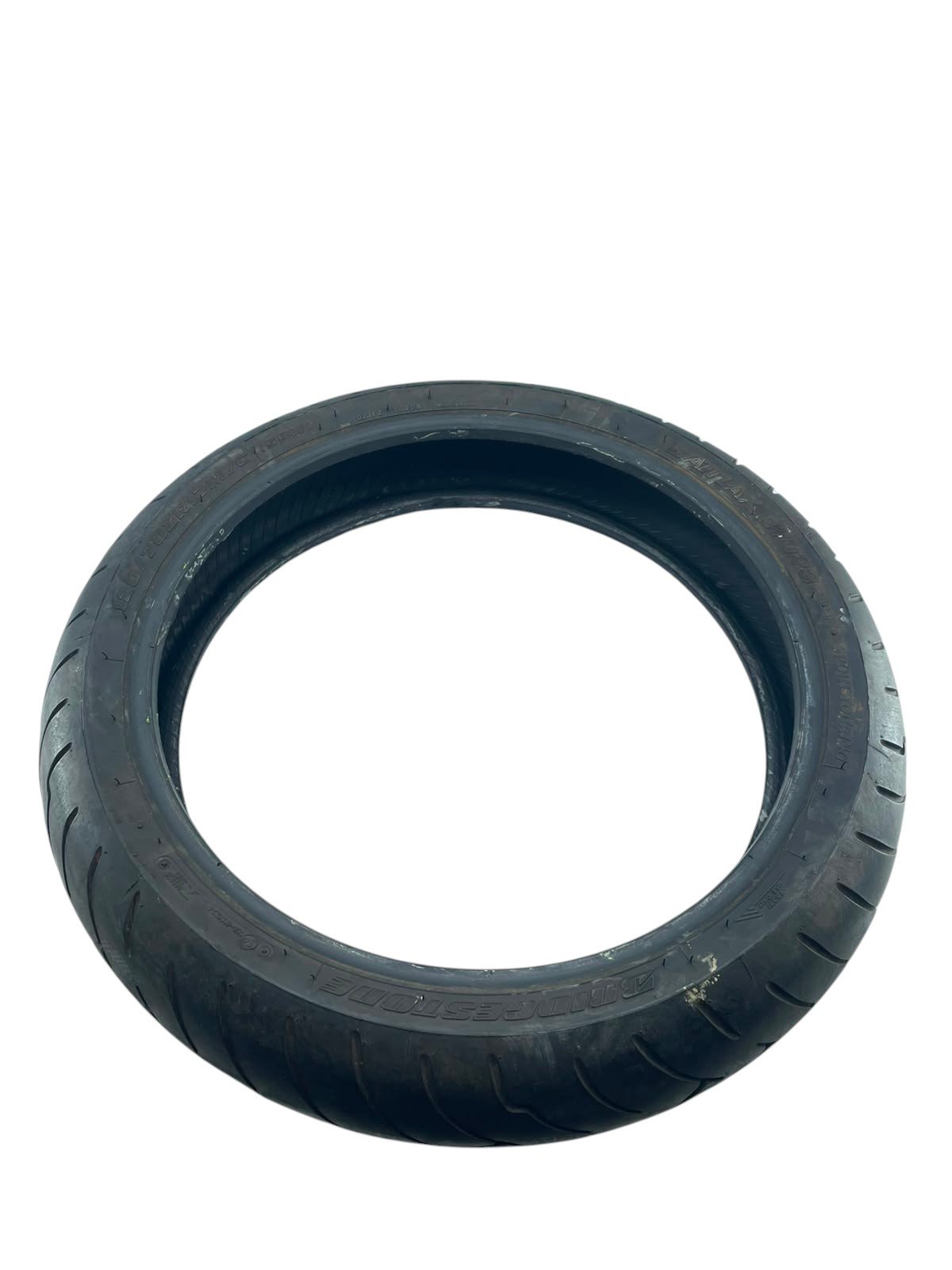 15588307072-whatsapp-image-2026-07-31-at-09-49-29-2.jpg Pneu 120/70 - 17 Bridgestone Batlax bt023r - Imagem 1